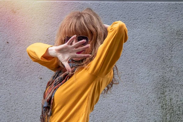 Woman Covering Her Face Her Hand Street — Foto Stock