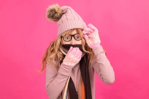 Isolato Donna Calda Con Espressione Fredda — Foto Stock