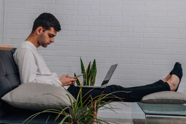 Man Home Mobile Phone Computer — Stock Photo, Image