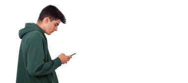 Cep telefonuyla izole edilmiş genç ya da öğrenci