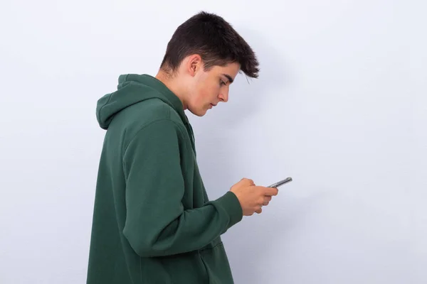 Fiatal Tizenéves Vagy Diák Elszigetelt Mobiltelefon — Stock Fotó