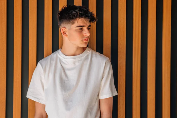 Retrato Jovem Adolescente Estudante Com Shirt — Fotografia de Stock