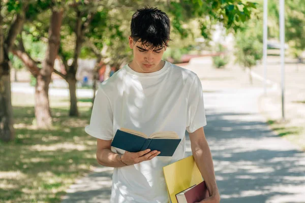 Student Straat Met Boeken — Stockfoto