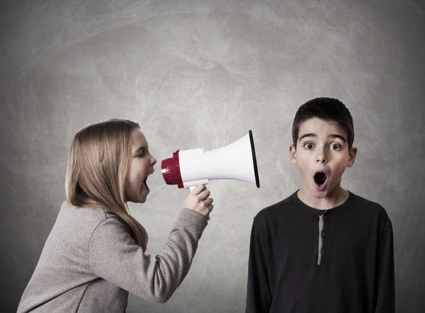 Bambino con altoparlante — Foto Stock