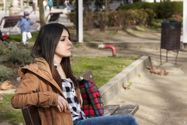 Menina latina jovem — Fotografia de Stock