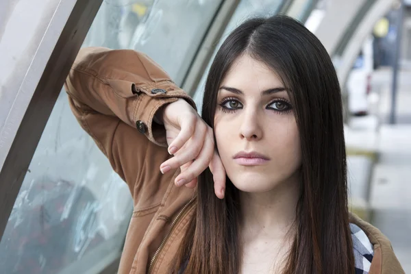 Young woman — Stock Photo, Image