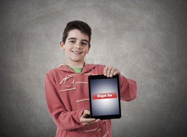Tabletli çocuk