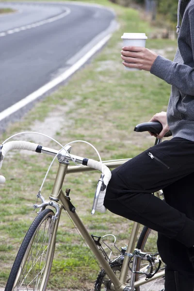 Jongen met fiets — Stockfoto