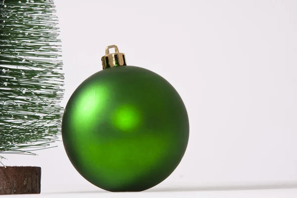 Kerst ornamenten geïsoleerd — Stockfoto