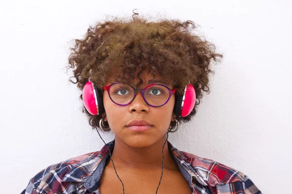 GIR luisteren naar muziek — Stockfoto