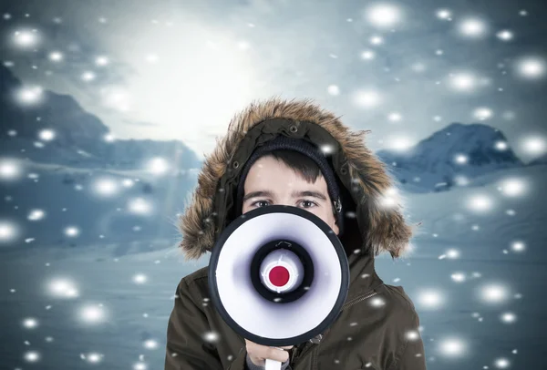 Niño en la nieve — Foto de Stock