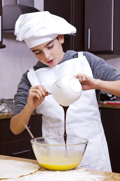 Chef fazendo bolos — Fotografia de Stock