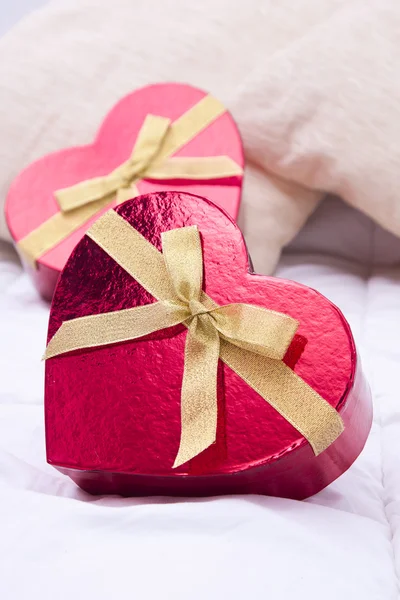 Подарочные коробки с сердцем — стоковое фото
