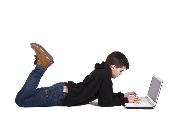 Niño con computadora — Foto de Stock