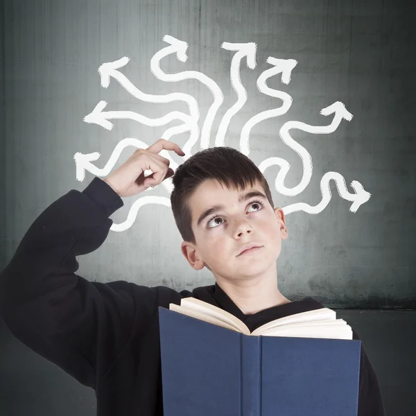 Niño con libros — Foto de Stock