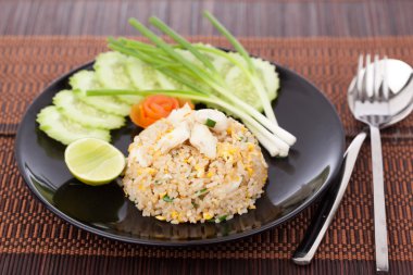 Yengeç kızarmış pilav