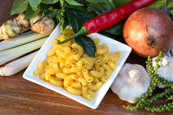 Macaroni and vegetables Royalty Free Stock Photos