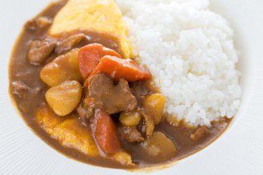 domuz eti ve omlet köri