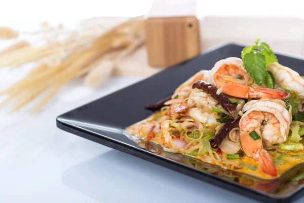 Spicy salad Shrimp with lemon grass and mint — Stock Photo, Image