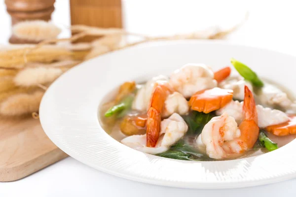 Fried noodle with shrimp and squid and vegetable — Stock Photo, Image