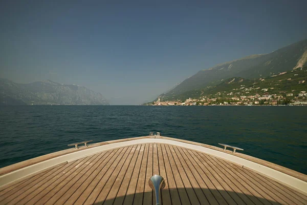 View from boat to the lake panorama, panoramic view travelling — Foto de Stock