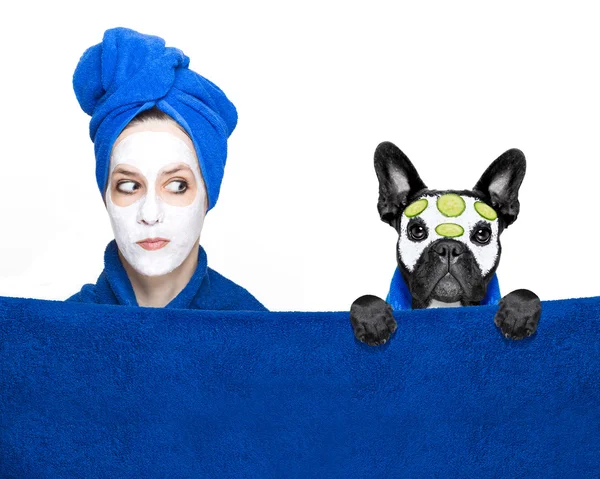 Wellness beauty mask girl and dog — Stock Photo, Image