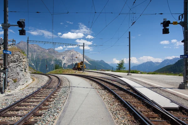 Железнодорожная станция Альп-Грум, Швейцария — стоковое фото