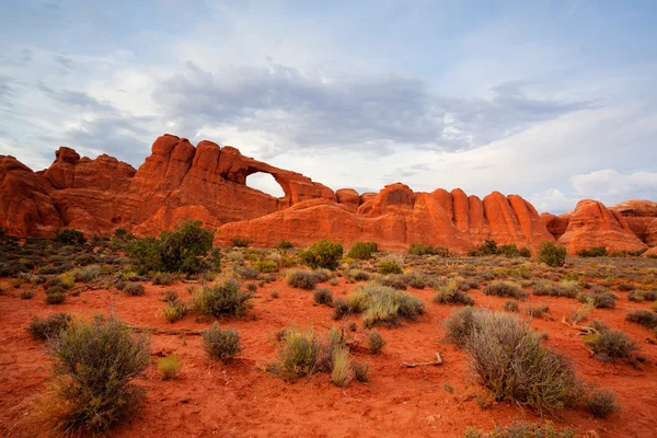 Belles formations rocheuses dans le parc national des Arches, Utah, États-Unis — Photo