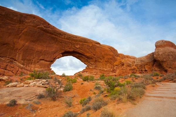 Belles formations rocheuses dans le parc national des Arches, Utah, États-Unis — Photo