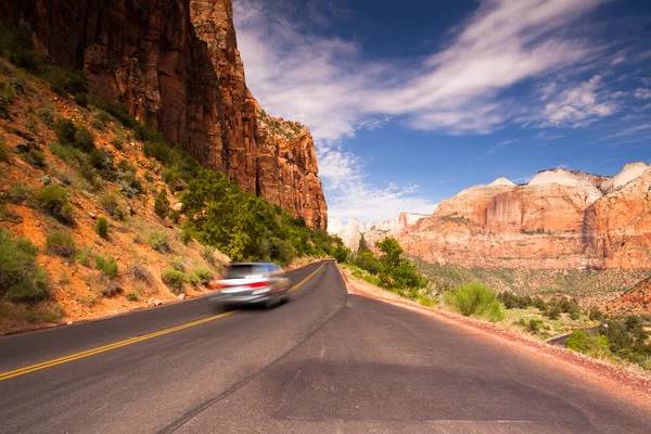 Yolda zion national Park — Stok fotoğraf