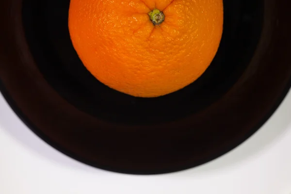 橙色黑色和白色的板上孤立 — 图库照片