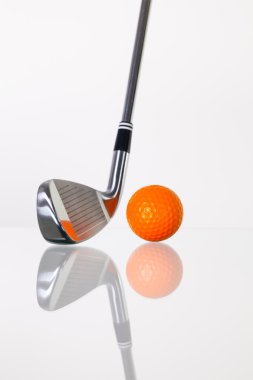 Golf Kulübü ve golf topu cam masa