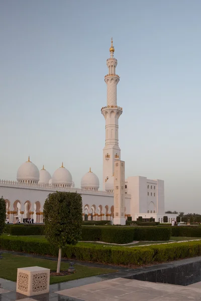 Grand Schejk Zayed-moskén i solnedgången, Abu Dhabi, Förenade Arabemiraten — Stockfoto