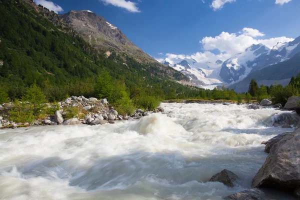 Paisaje montañoso suizo del Valle del Glaciar Morteratsch — Foto de Stock