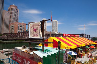 Boston ve Newport ünlü restoran Barking Crab.Located,