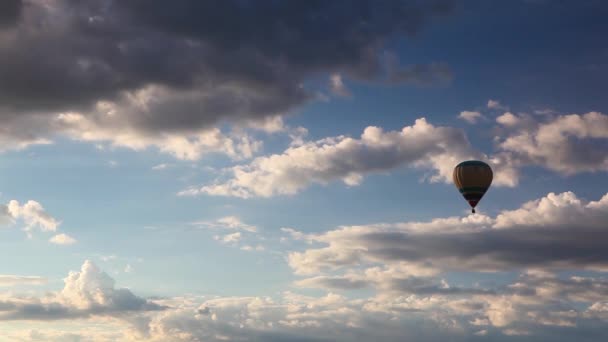 Heteluchtballon — Stockvideo