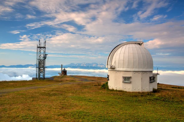 Observatory dome in the Gerlitzen Apls in Austria. — Stock Photo, Image