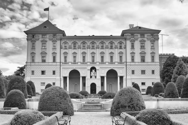 프라하에서 유명한 Czernin 궁전 — 스톡 사진