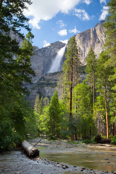 Felső Yosemite-vízesés, Yosemite Nemzeti Park, Kalifornia, Usa — Stock Fotó