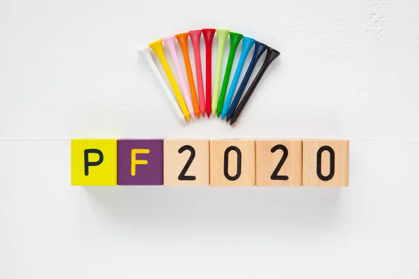 पीएफ 2020 मुलांच्या लाकडी ब्लॉक्सचे शिलालेख — स्टॉक फोटो, इमेज
