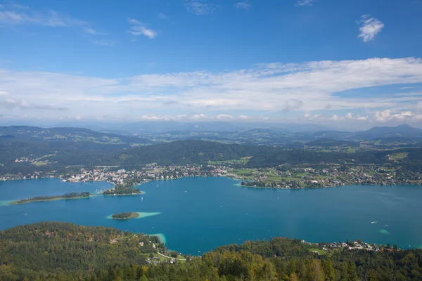 Pyramidenkogel, utsikt över sjön Wörthersee, Kärnten, Österrike — Stockfoto