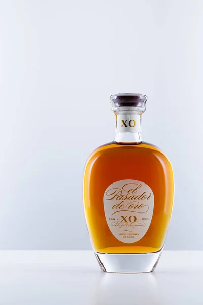 El Pasador De Oro - 52% | Rum from Guatemala