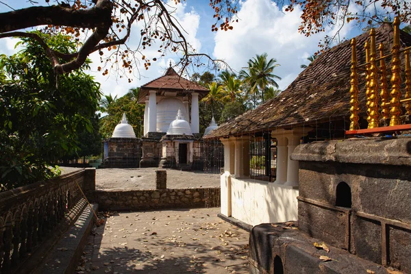 Gadaladenyia Vihara Egy Ősi Buddhista Templom Található Pilimathalawa Kandy Srí — Stock Fotó