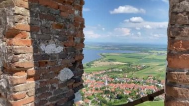 Palava Korunmuş Peyzaj Bölgesi 'nden görüntü. Çek Cumhuriyeti 'nin Moravya kentinde yer alan koruma altındaki bir peyzaj alanı ve UNESCO biyosfer rezervi.