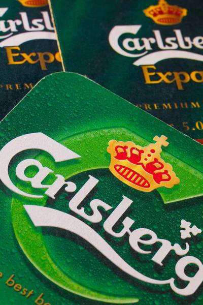 ENGLAND, LONDRES - 11 de novembro de 2014: The Carlsberg is a Danish bre — Fotografia de Stock