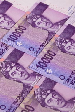 Farklı rupiah banknotlar kimden Endonezya
