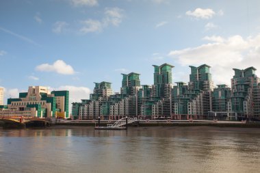 Canary Wharf Londra erken sonbahar akşam görünümü