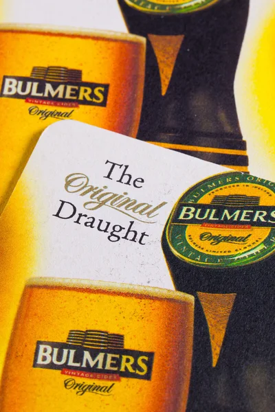 Beermats üzerinden Bulmers elma şarabı.