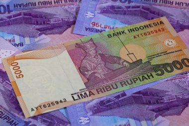 Farklı rupiah banknotlar kimden Endonezya