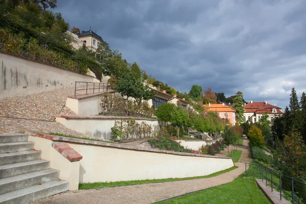 Το μικρό κήπο Furstenberg στην Πράγα — Φωτογραφία Αρχείου
